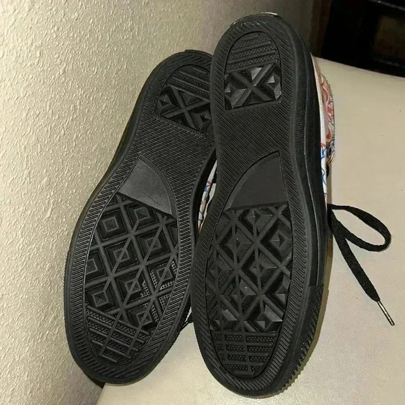 Japanese Gourmet Cat high tops. Size 5 - Picture 6 of 6